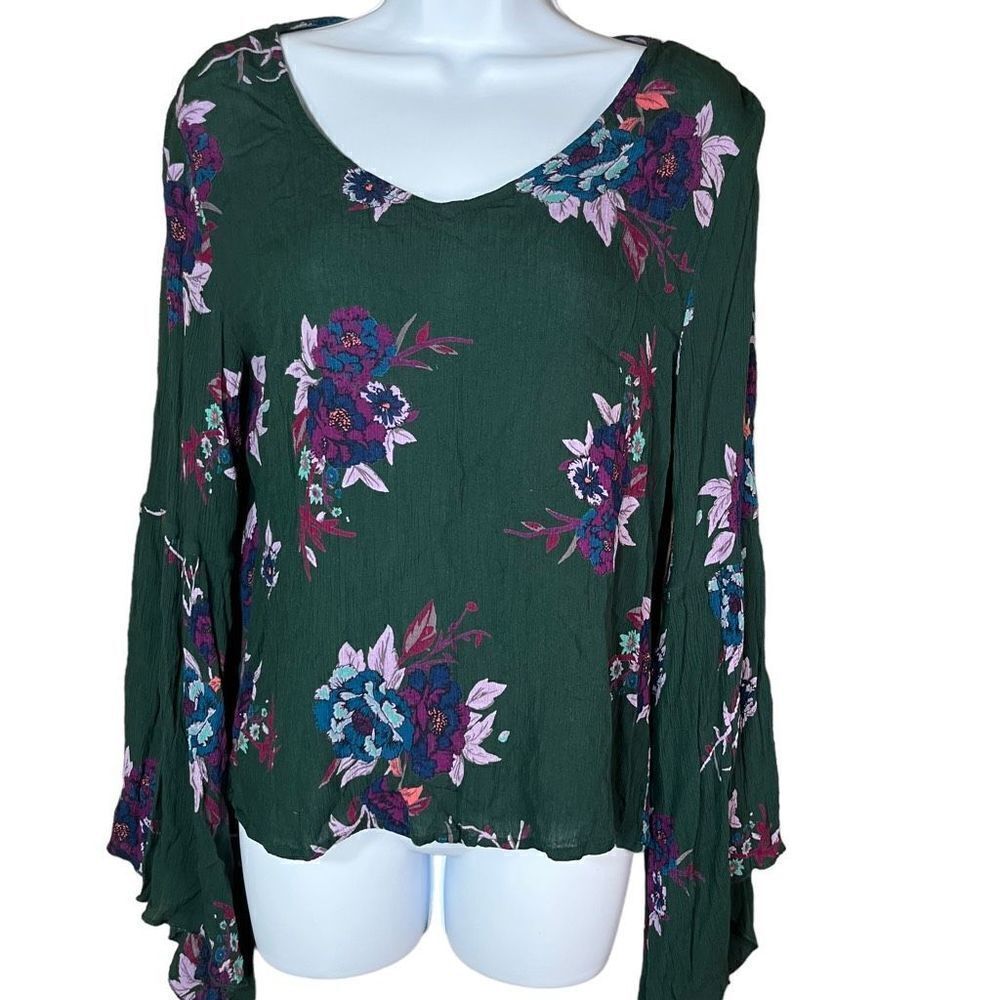 Altar’d State Green Flower Print Bell Sleeve Blouse Size Small‎